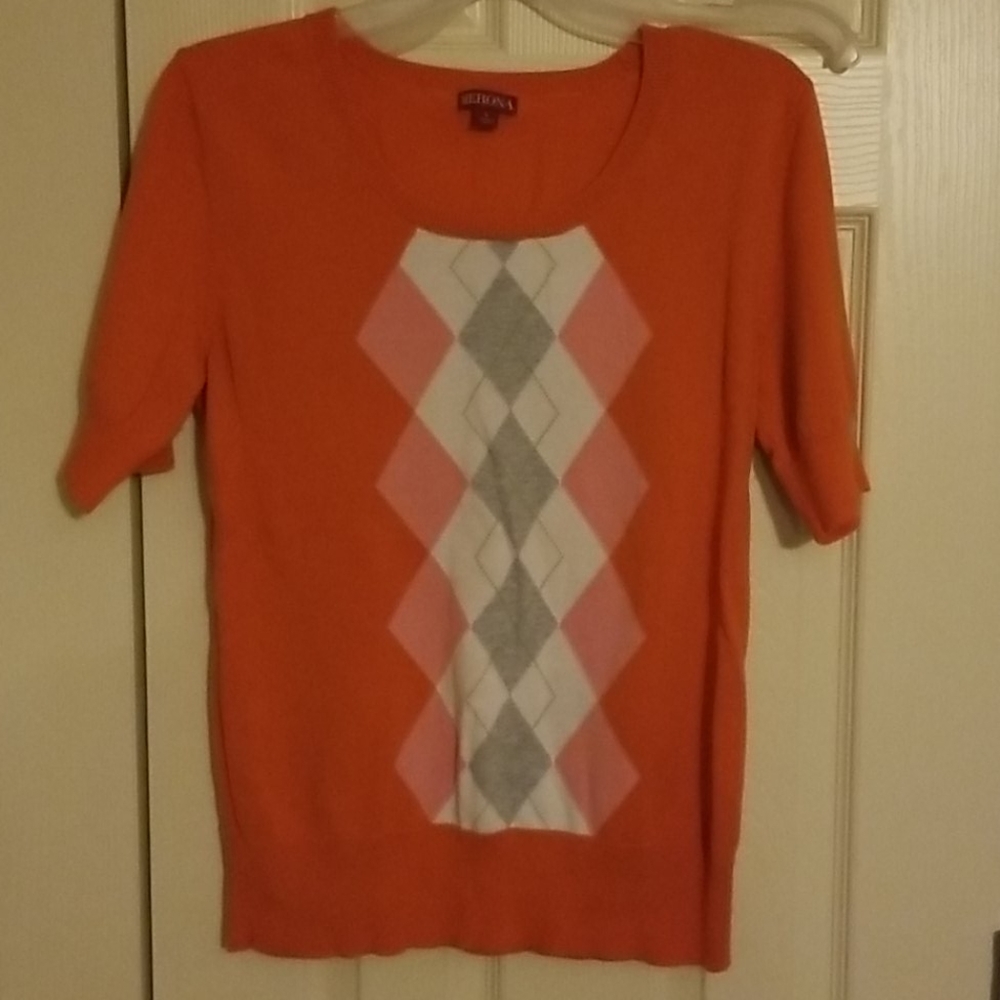 Short sleeve orange sweater with izod print